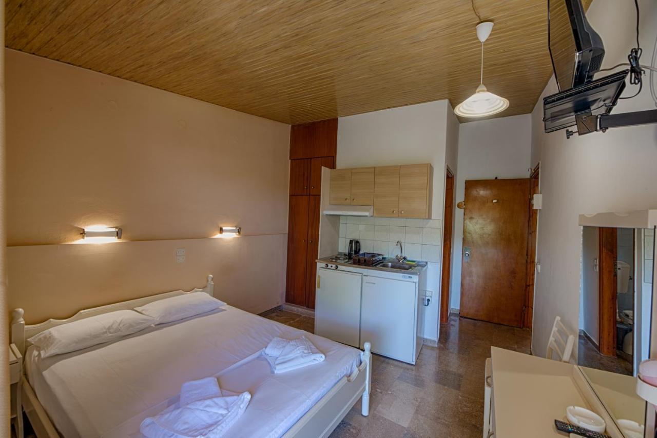 Ionis Hotel Troianata الغرفة الصورة