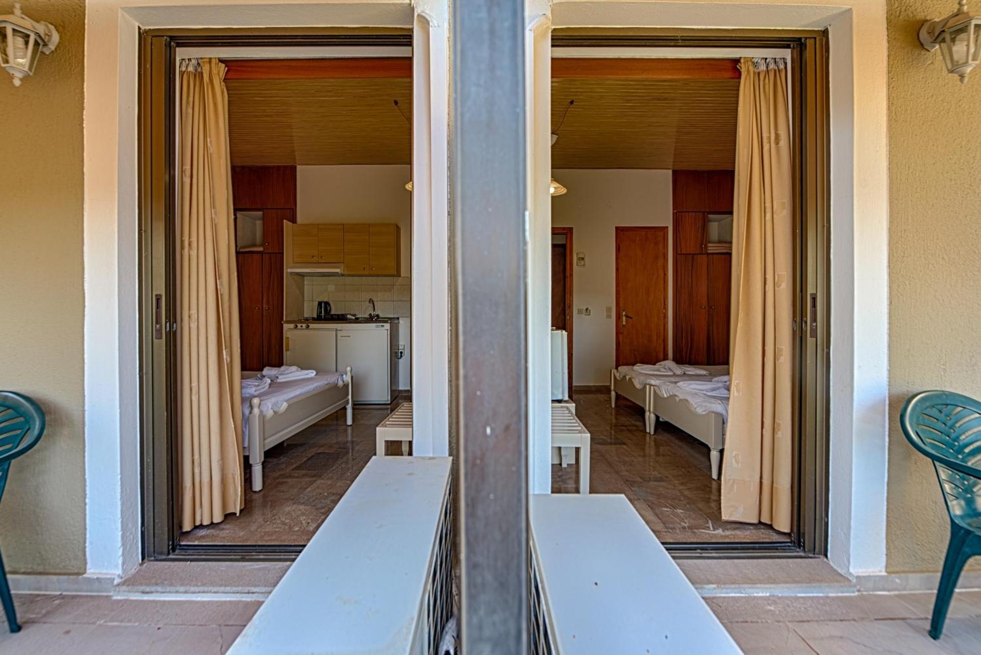 Ionis Hotel Troianata الغرفة الصورة